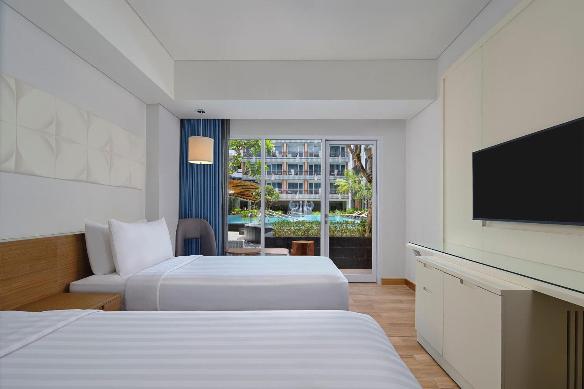Hotel Fairfield By Marriott Bali Kuta Sunset Road